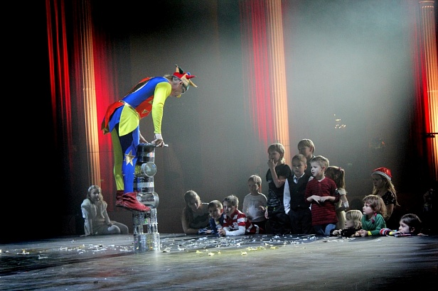 Новогодняя ночь в стиле Cirque du Soleil для презентации отеля Holiday Club Saimaa