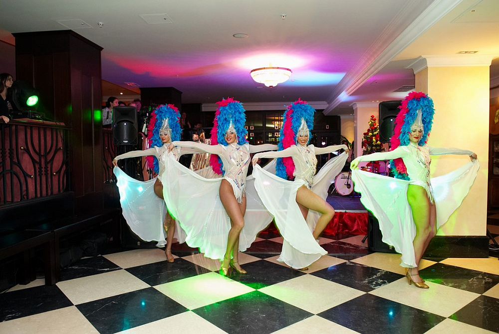 Торжественное открытие Sokos Hotel Vasilievsky в стиле Moulin Rouge